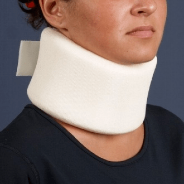 Pour le traitement de l'ostéochondrose de la colonne cervicale, un collier Shants est utilisé.